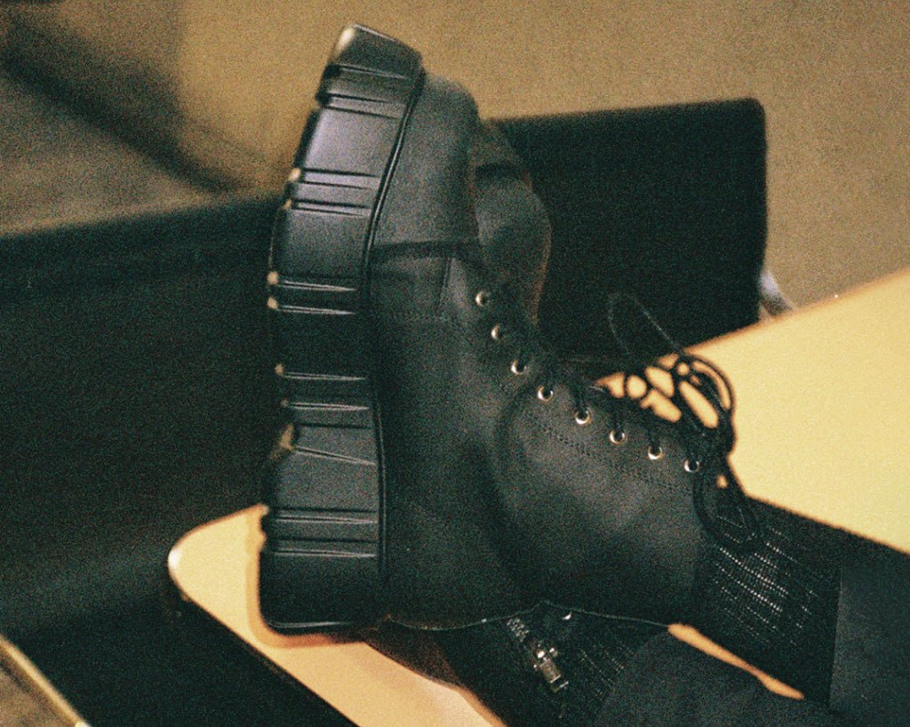 T2331 Black 8-Eye Anarchic Airship Boot