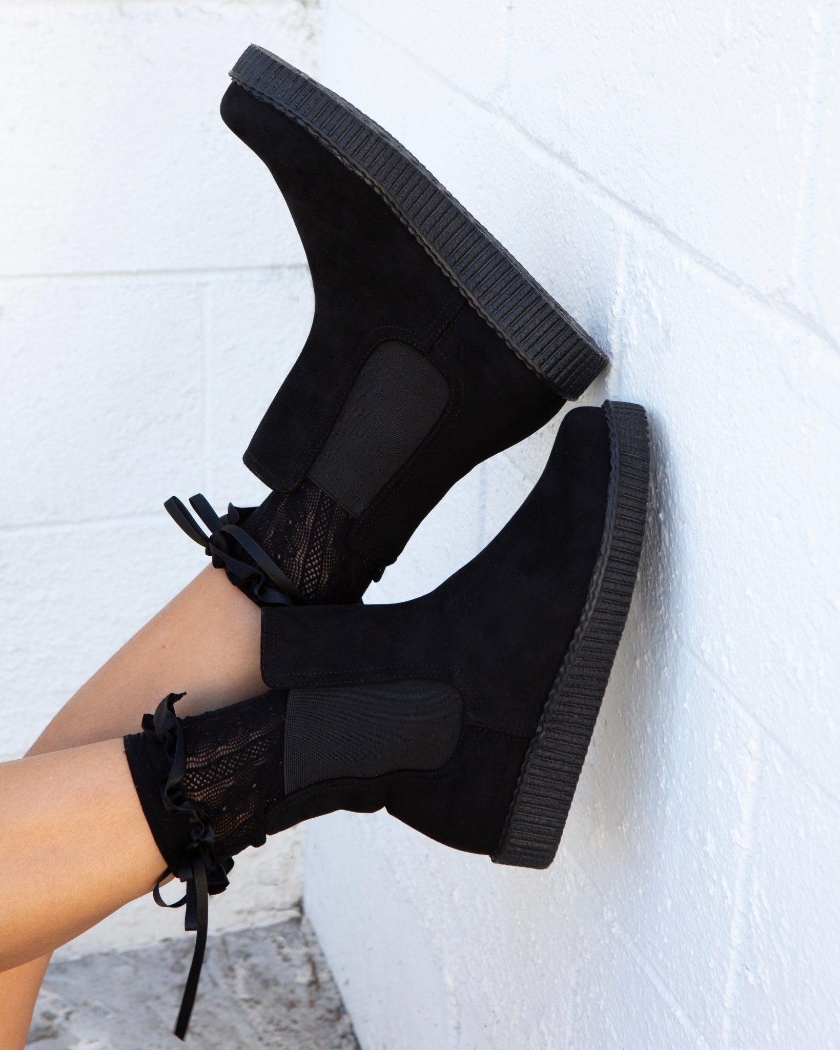 F3424L Black Faux Suede Viva Low Chelsea Boot