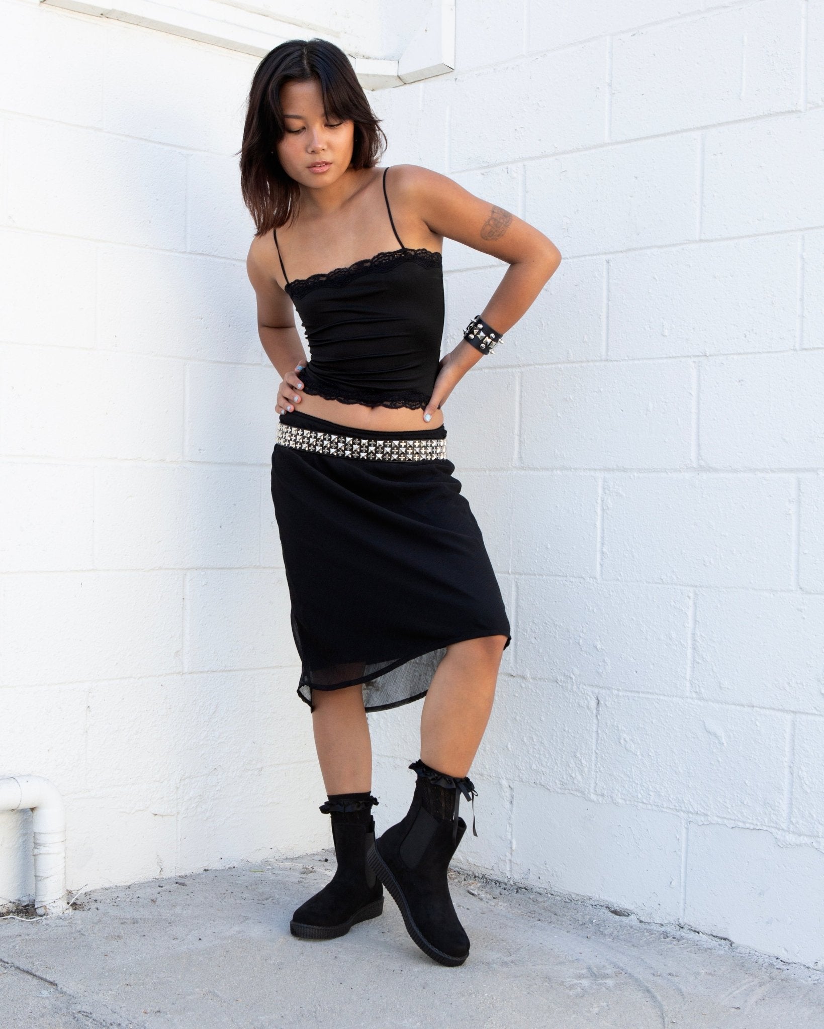 F3424L Black Faux Suede Viva Low Chelsea Boot