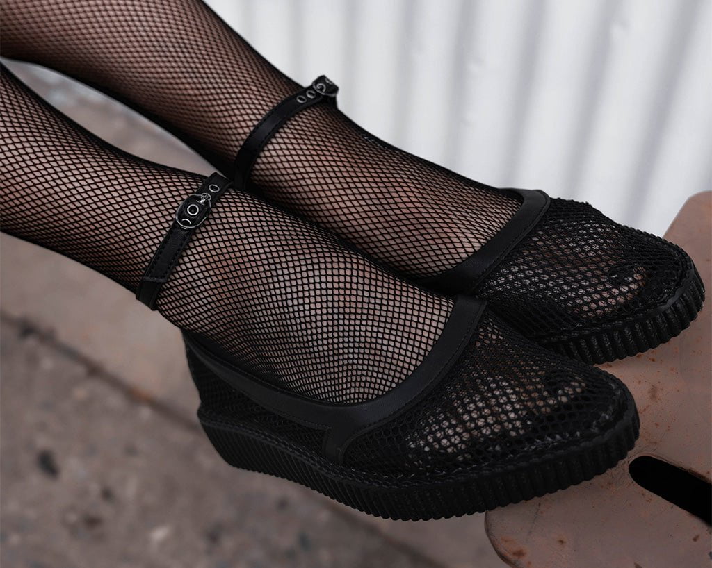 A3211L Black Fishnet Pointed Ballet Creeper