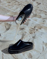 V3371L Black Leather Viva Mondo Creeper Clog