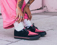 A3148 Black & Neon Pink Sneaker
