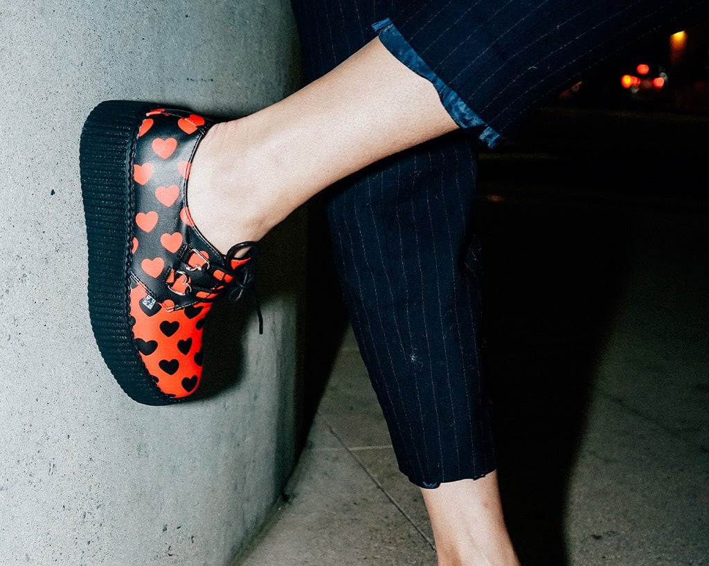 V3258 Black & Red Hearts Viva Mondo Creeper