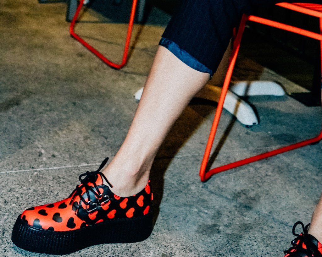 V3258 Black & Red Hearts Viva Mondo Creeper