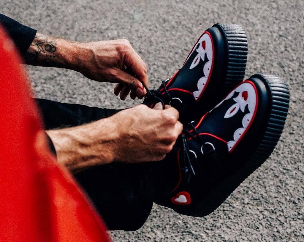 Black & Red Scallop Heart Viva Mondo Creeper - T.U.K.V3257-03
