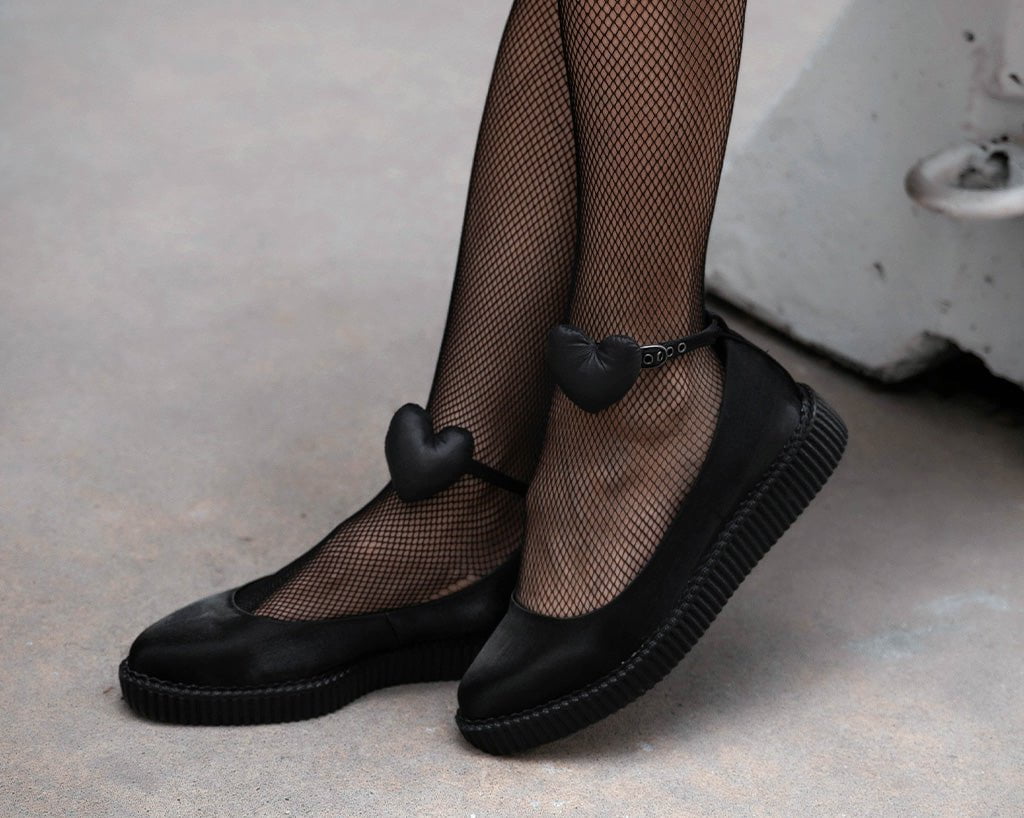 A3212L Black Silk Heart Pointed Ballet Creeper