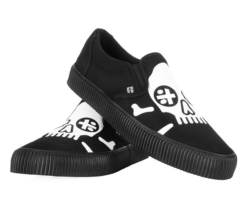 A3352 Black Skull Canvas Slip-On Sneaker