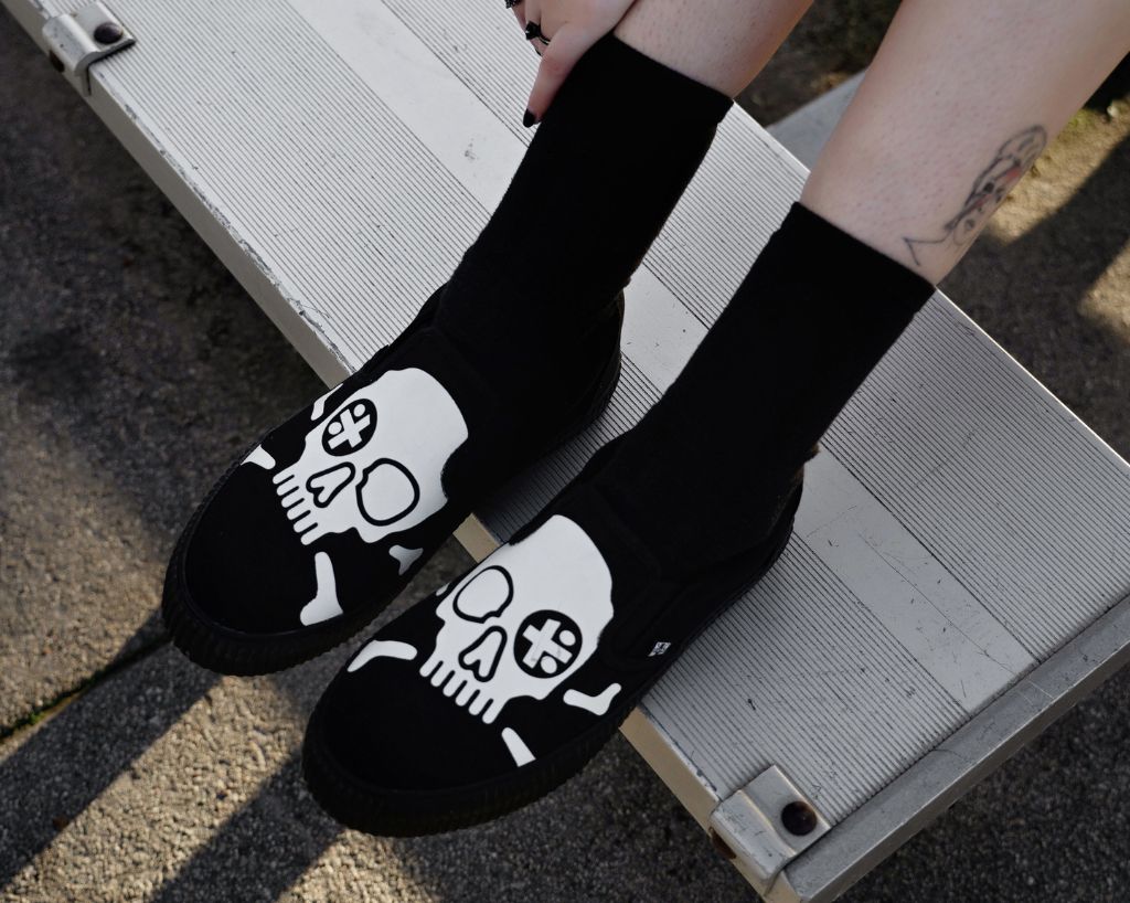 A3352 Black Skull Canvas Slip-On Sneaker