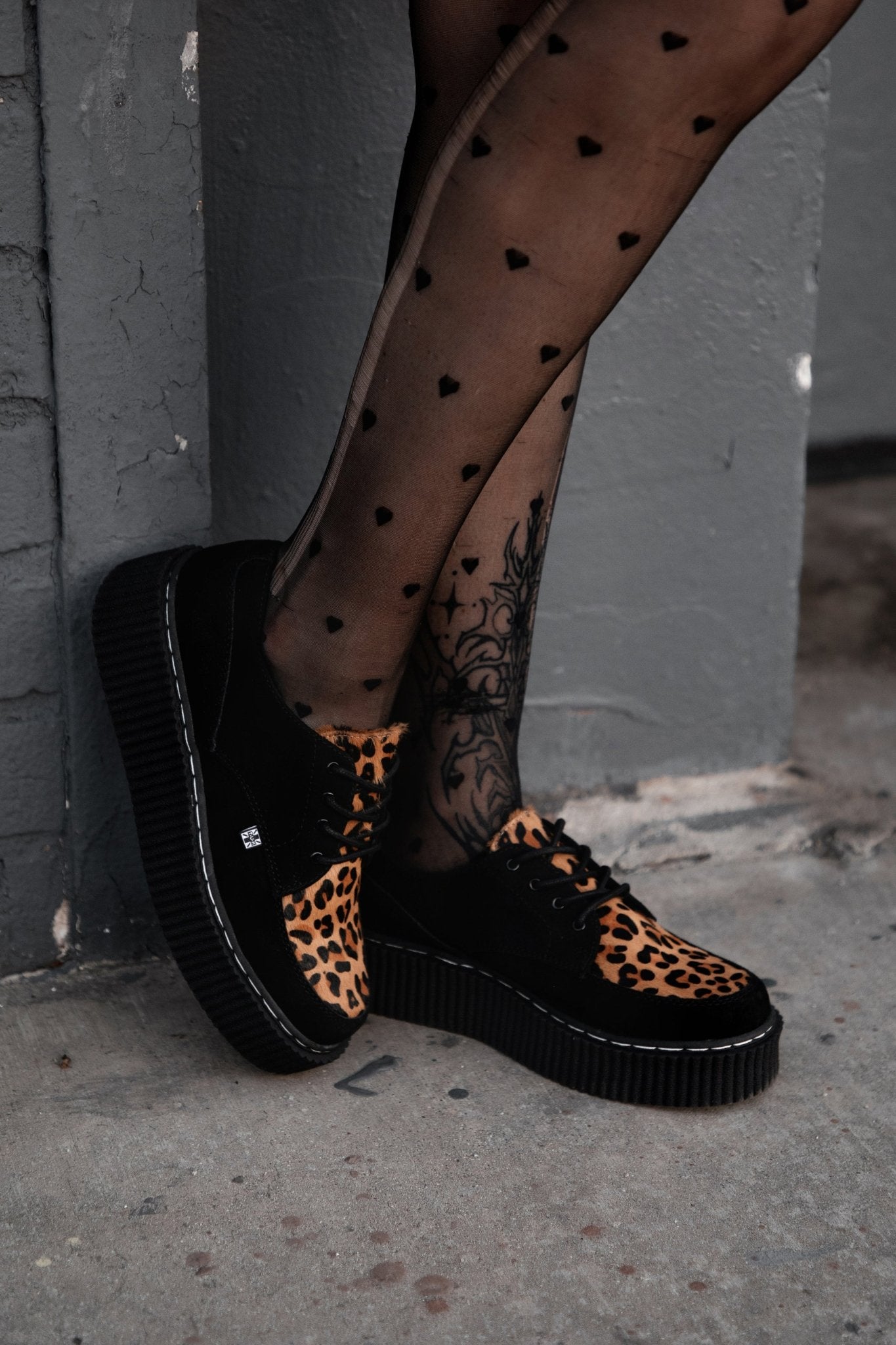 G3452 Black Suede Brown Leopard Hair Vintage Creeper