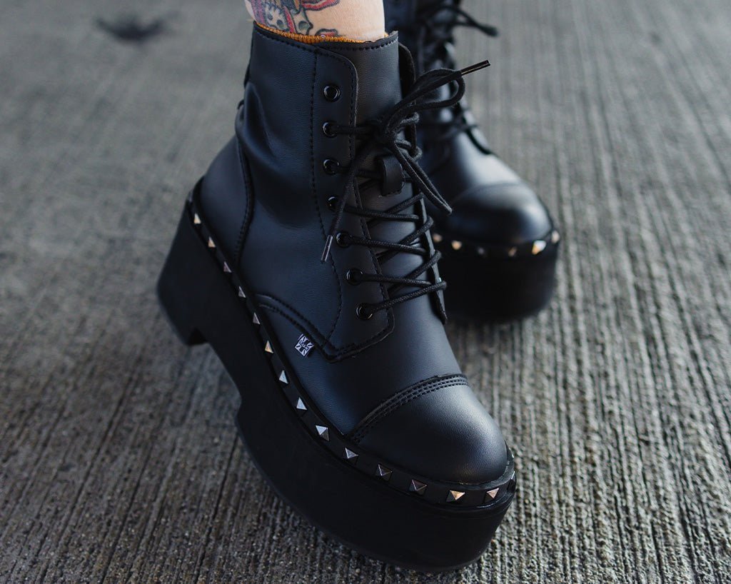 A3333 Black TUKskin 7-Eye Dino Flat Boot