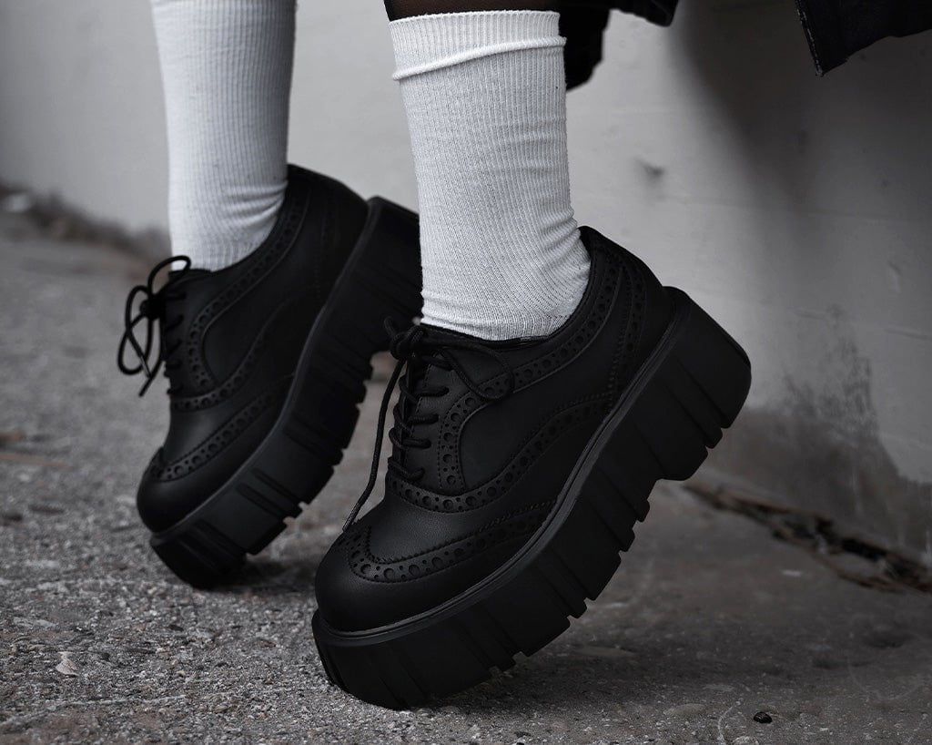 T2337 Black TUKskin™ Anarchic Airship Brogue