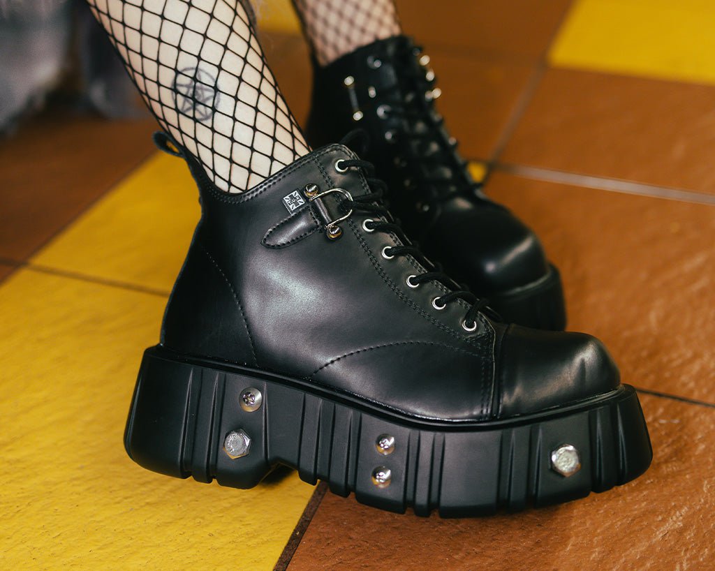 A3334 Black TUKskin Bolt Airship Boot