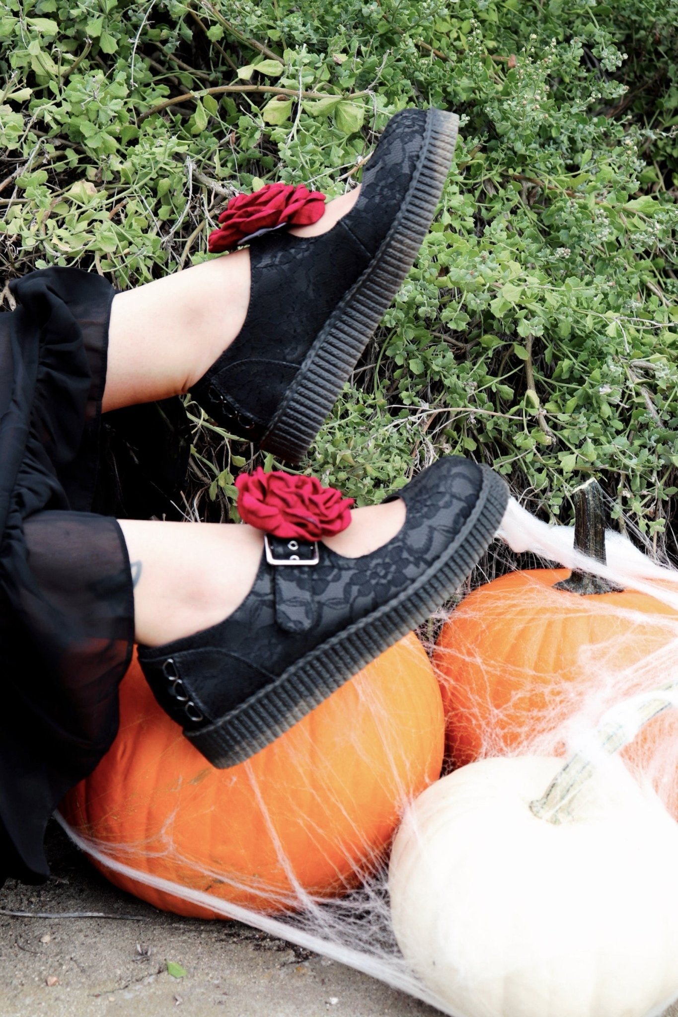 F3406L Black TUKskin Flower Lace Viva Low Mary Jane