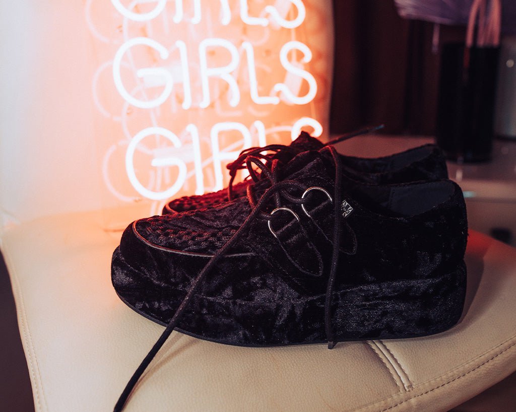 A3239 Black Velvet Wrapped Viva Mondo Creeper