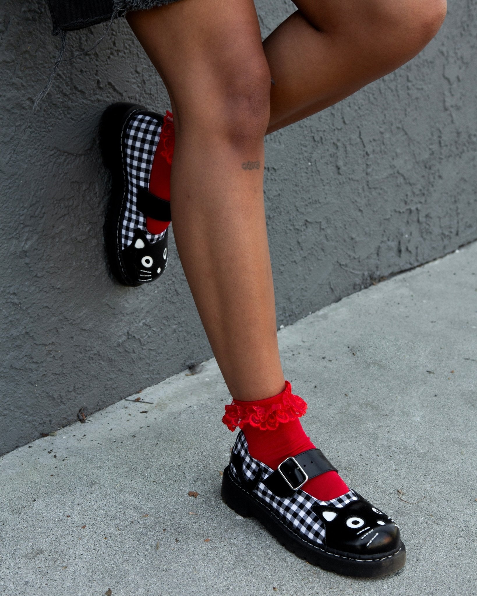 T2363 Black & White Gingham Kitty Mary Jane