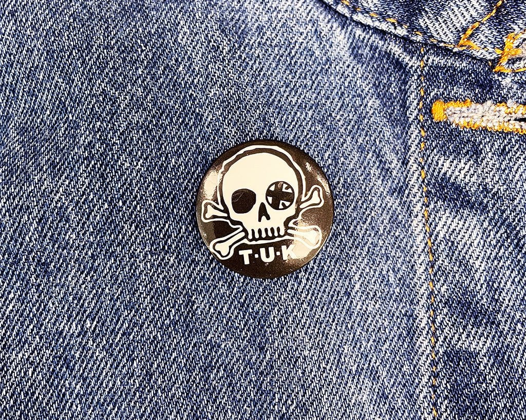 P0034 Black & White Skull Logo Pin P0034-OS