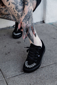 A3430 Black & White Suede Lace-Up Creeper Sneaker