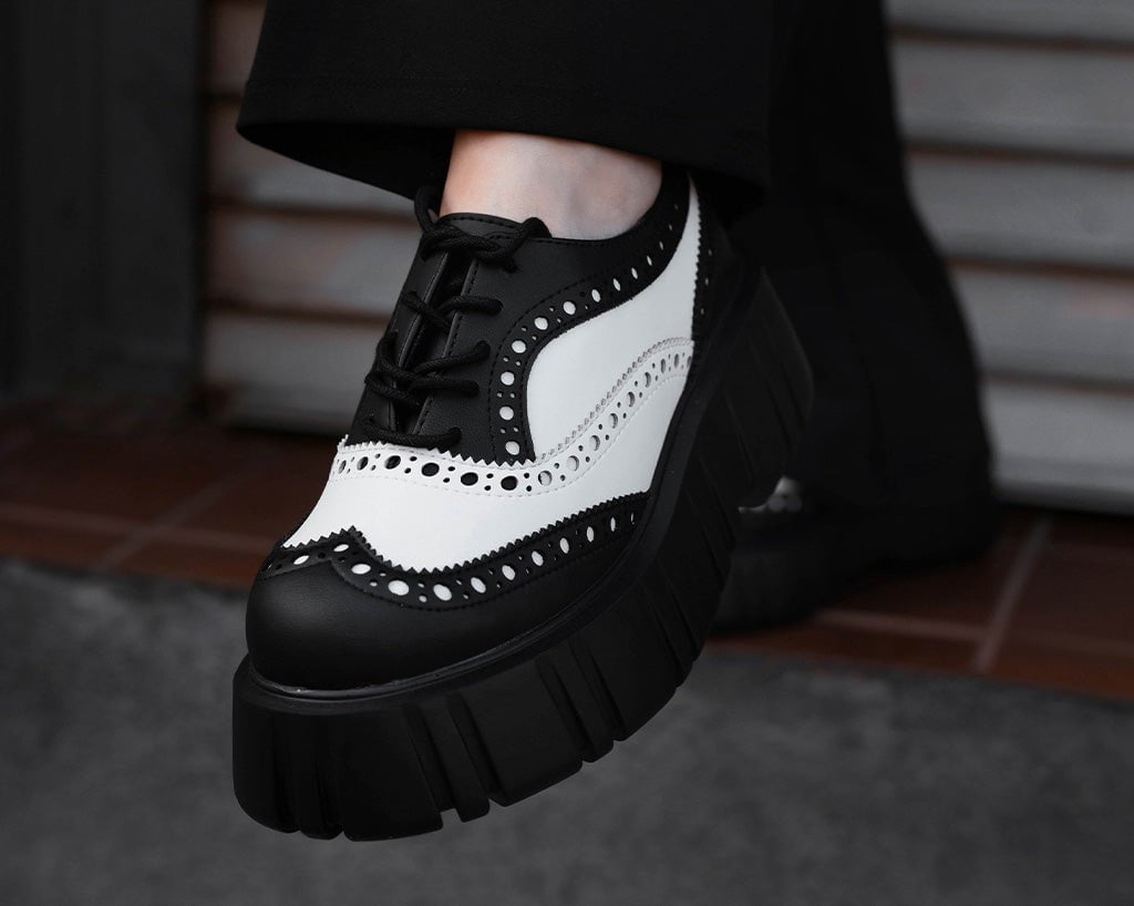 T2338 Black & White TUKskin™ Anarchic Airship Brogue
