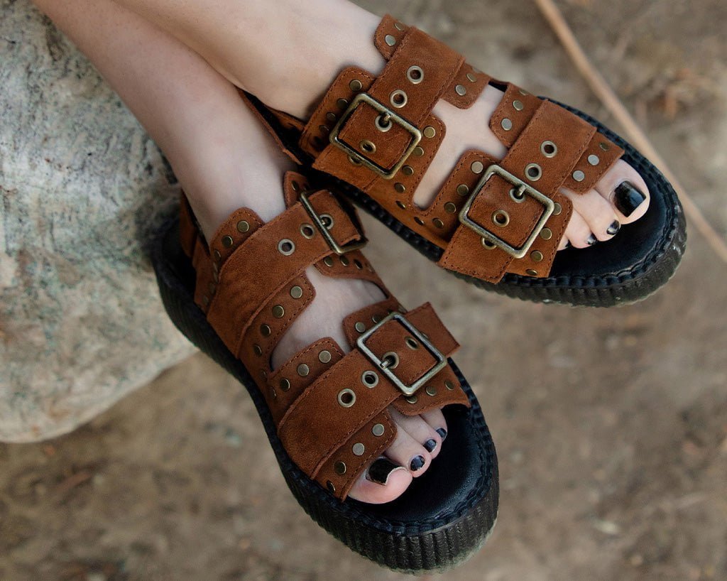 V3344L Brown Suede Flat Stud Viva Mondo Sandal