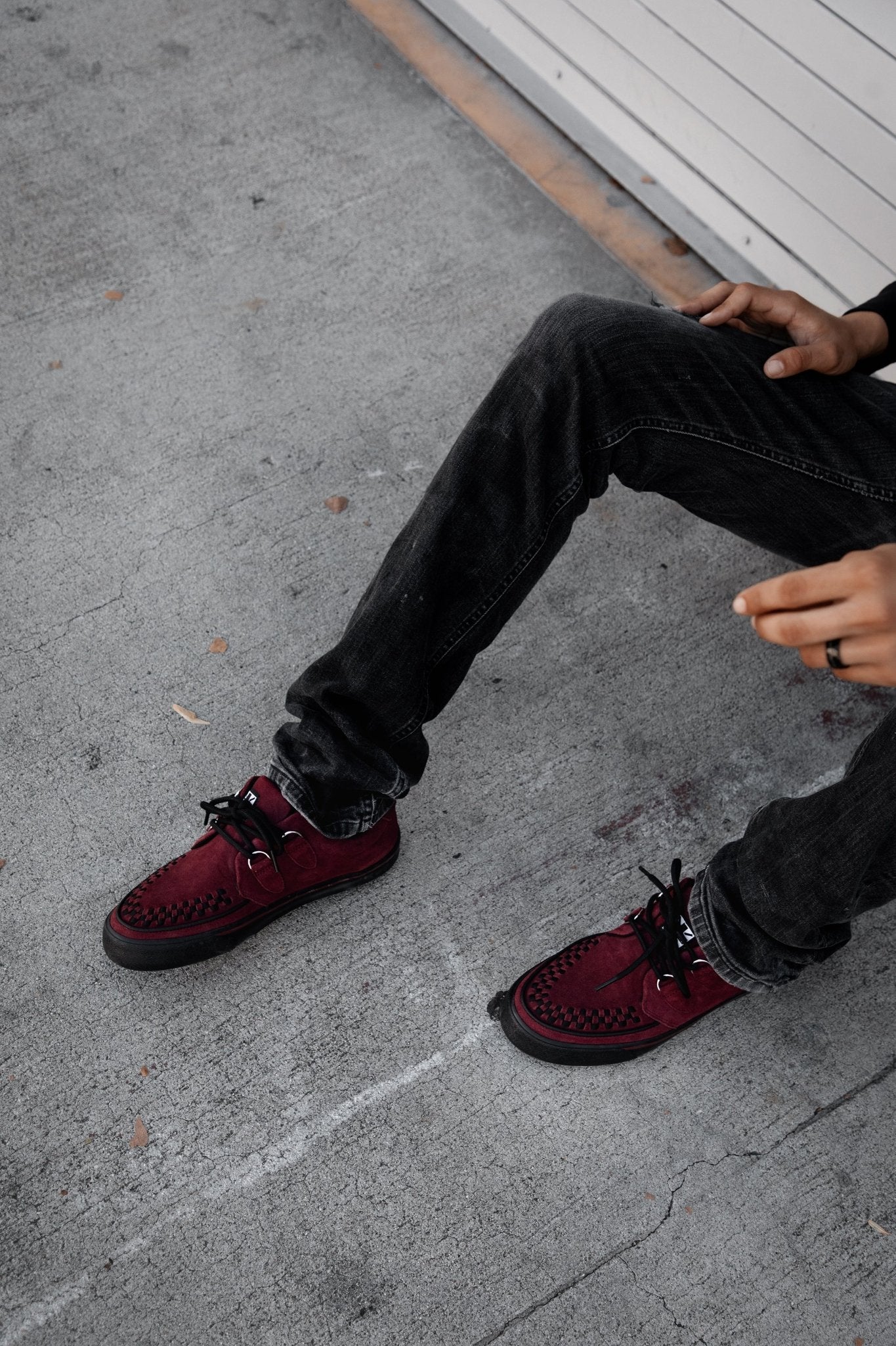 A3432 Burgundy Suede Creeper Sneaker