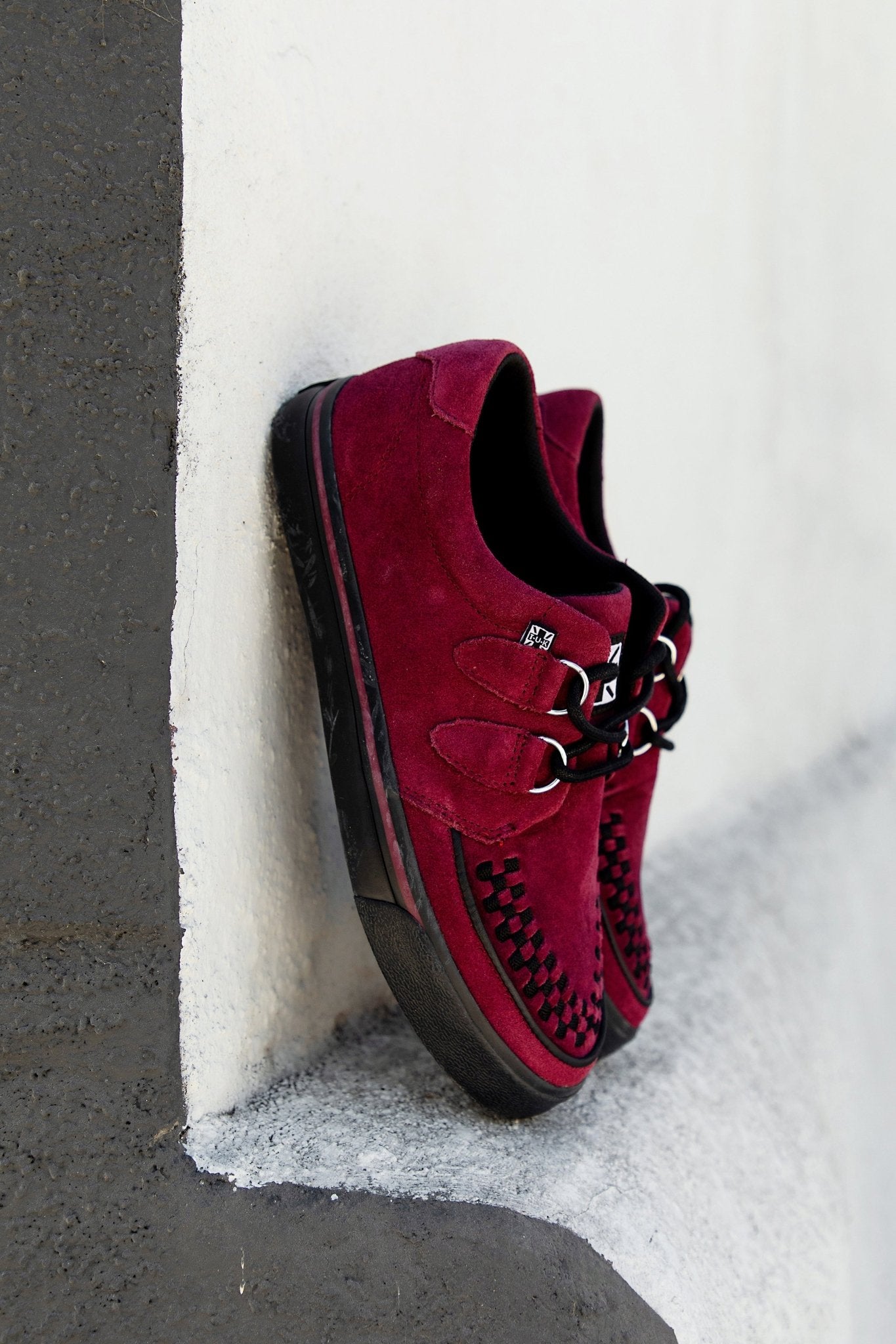 A3432 Burgundy Suede Creeper Sneaker