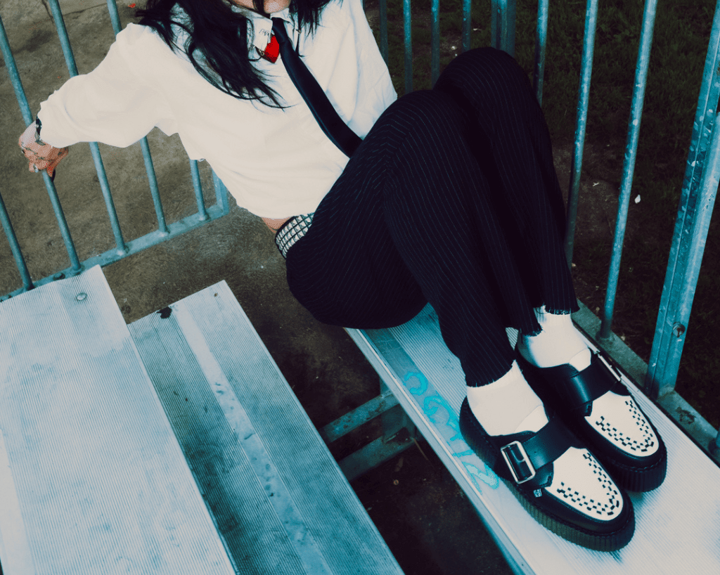V3197L Classic Two-Tone Creeper Mule
