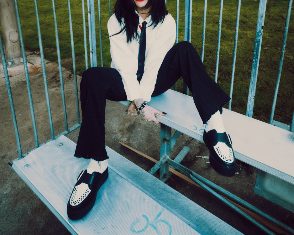V3197L Classic Two-Tone Creeper Mule