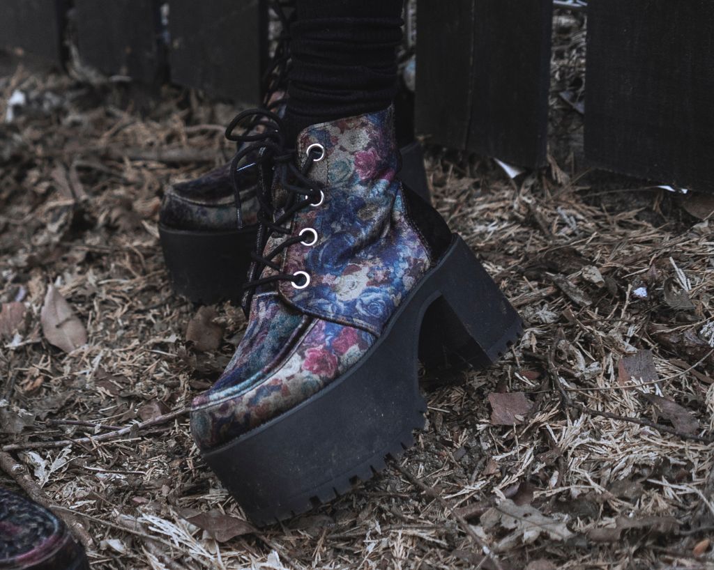 A3285L Floral Velvet Nosebleed Boot