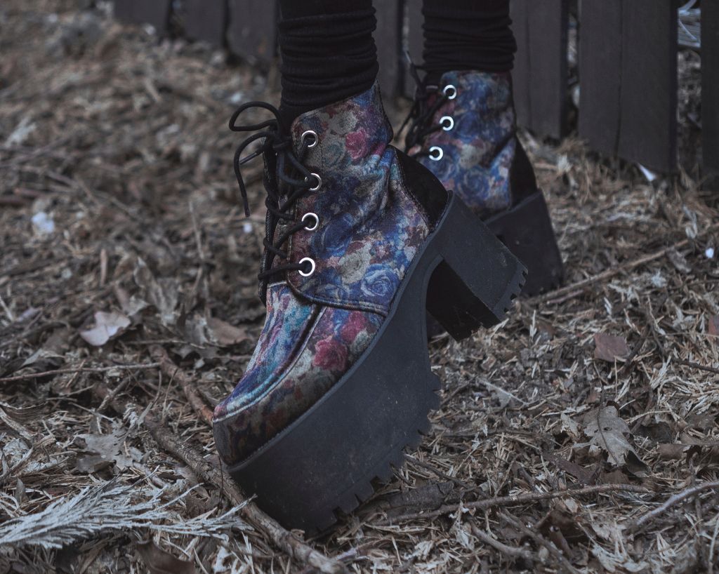 A3285L Floral Velvet Nosebleed Boot