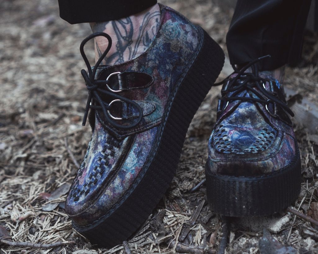 V3284 Floral Velvet Viva Mondo Creeper