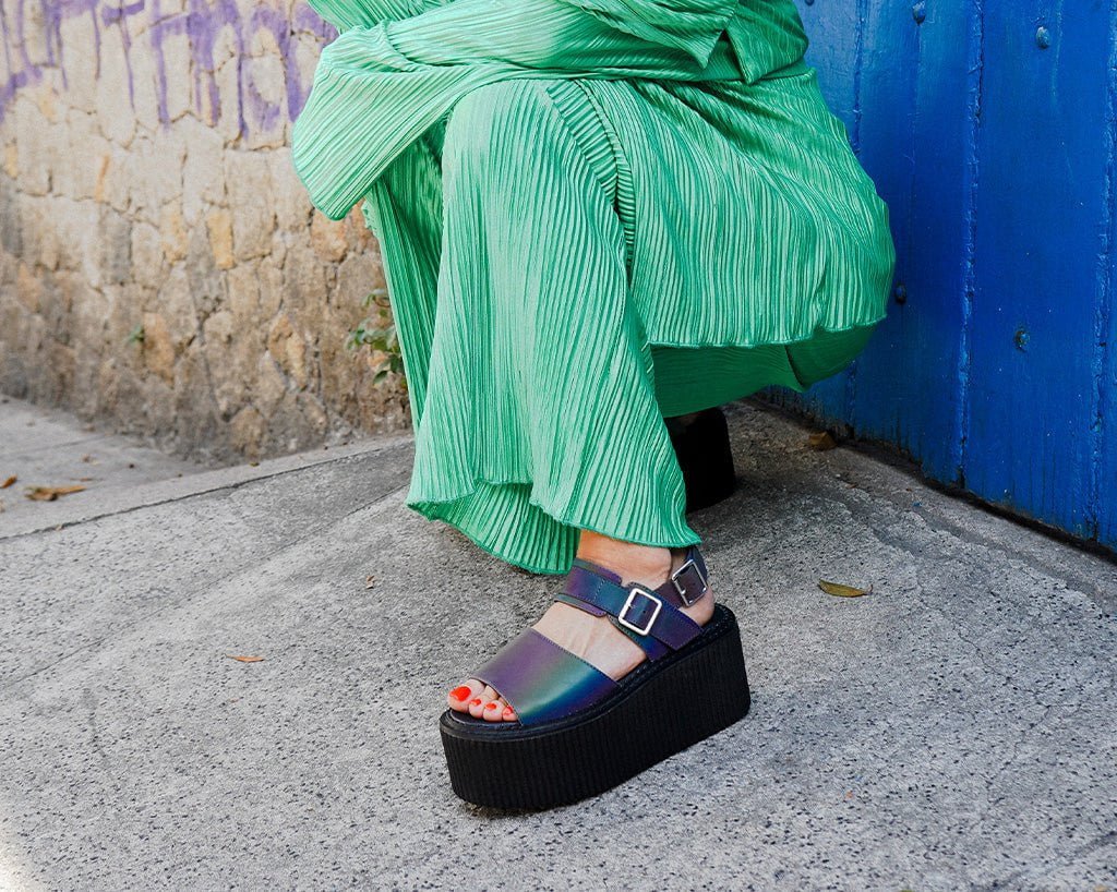 S3305L Midnight Chameleon Strato Sandal