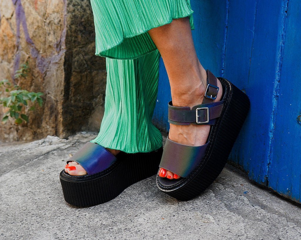 S3305L Midnight Chameleon Strato Sandal