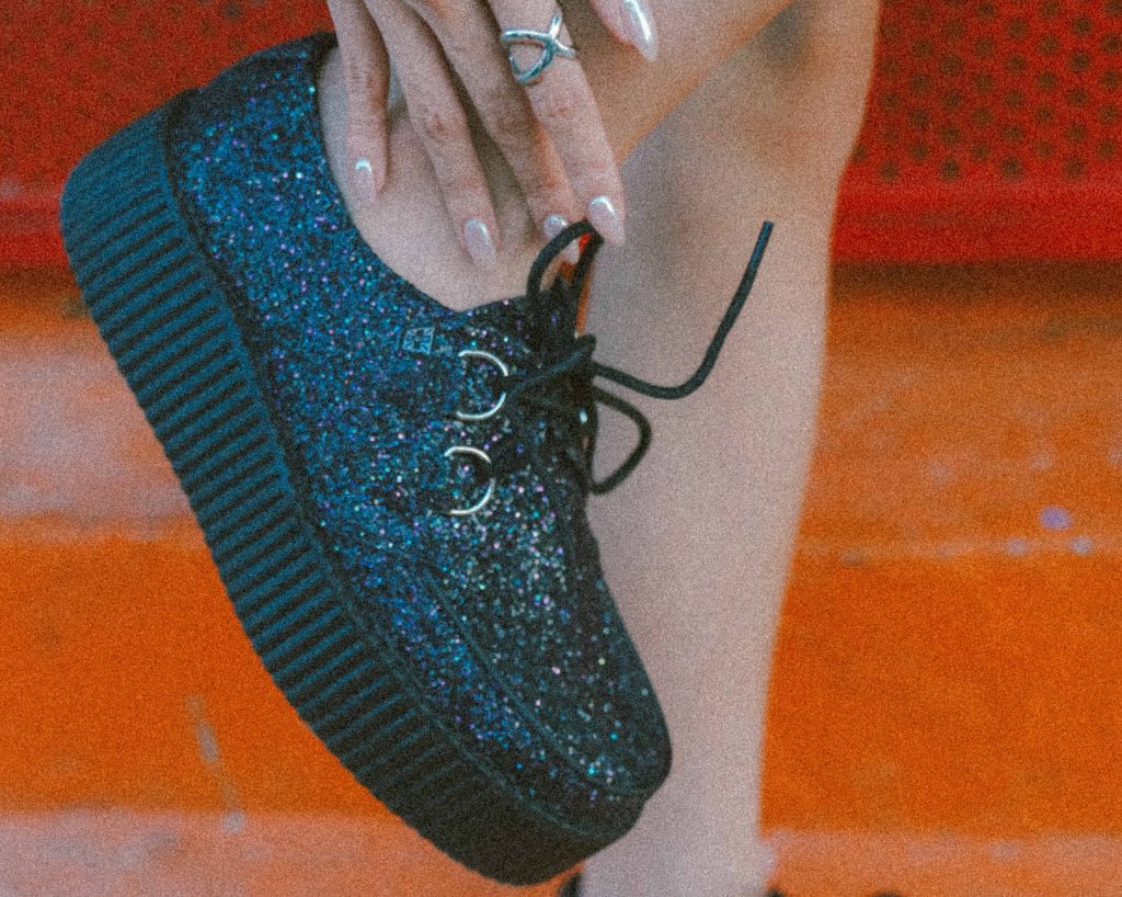 V3233 Midnight Glitter Viva Mondo Creeper