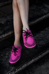 A3398 Neon Pink Suede Creeper Sneaker