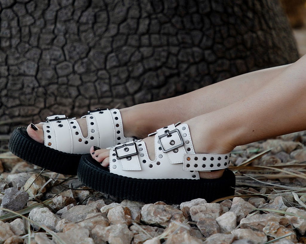 V3345L White TUKskin Flat Stud Viva Mondo Sandal