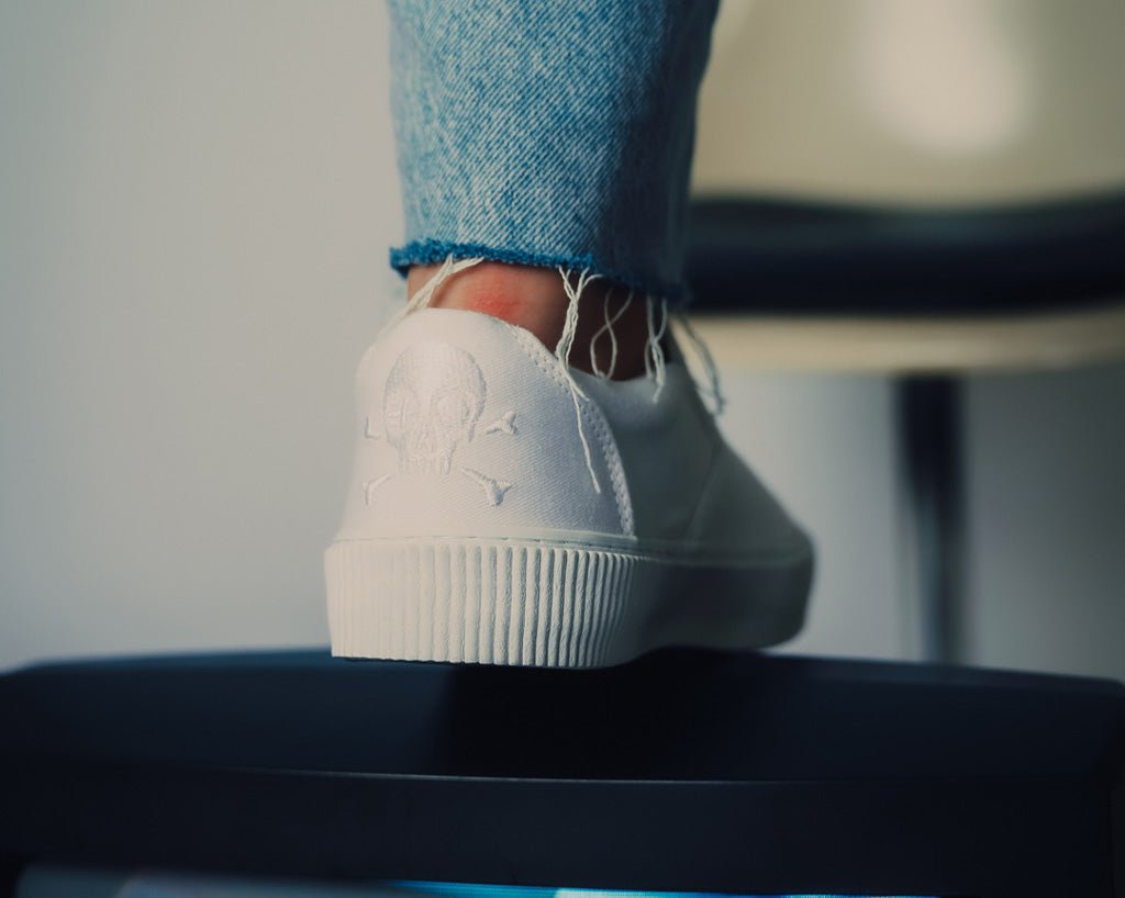 A3224 White Twill Slip-On Creeper Sneaker
