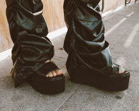S9966L Black Brush-Off Strato Sandal
