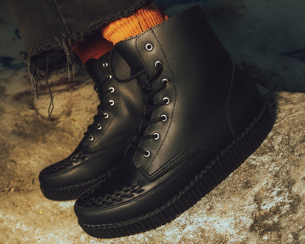 F9709 Black TUKskin™ 7-Eye Viva Low Boot