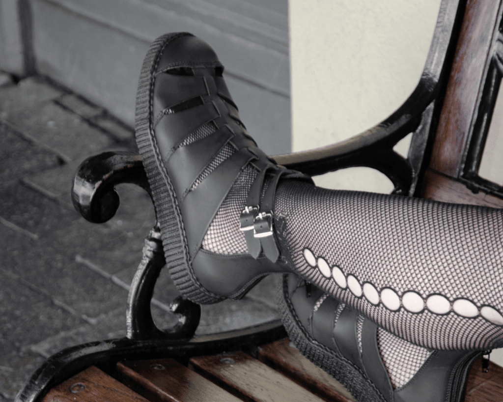 V9577L Black TUKskin™ Gladiator Viva Low Sandal