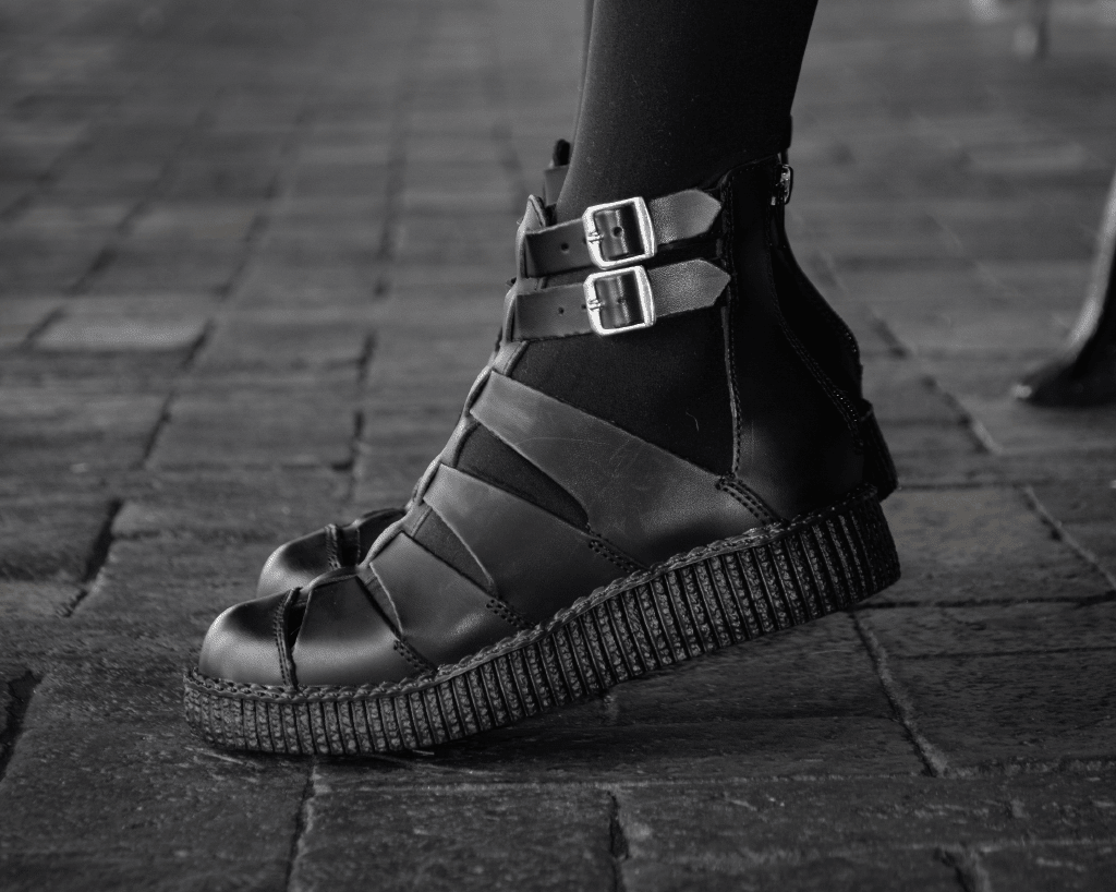 V9577L Black TUKskin™ Gladiator Viva Low Sandal