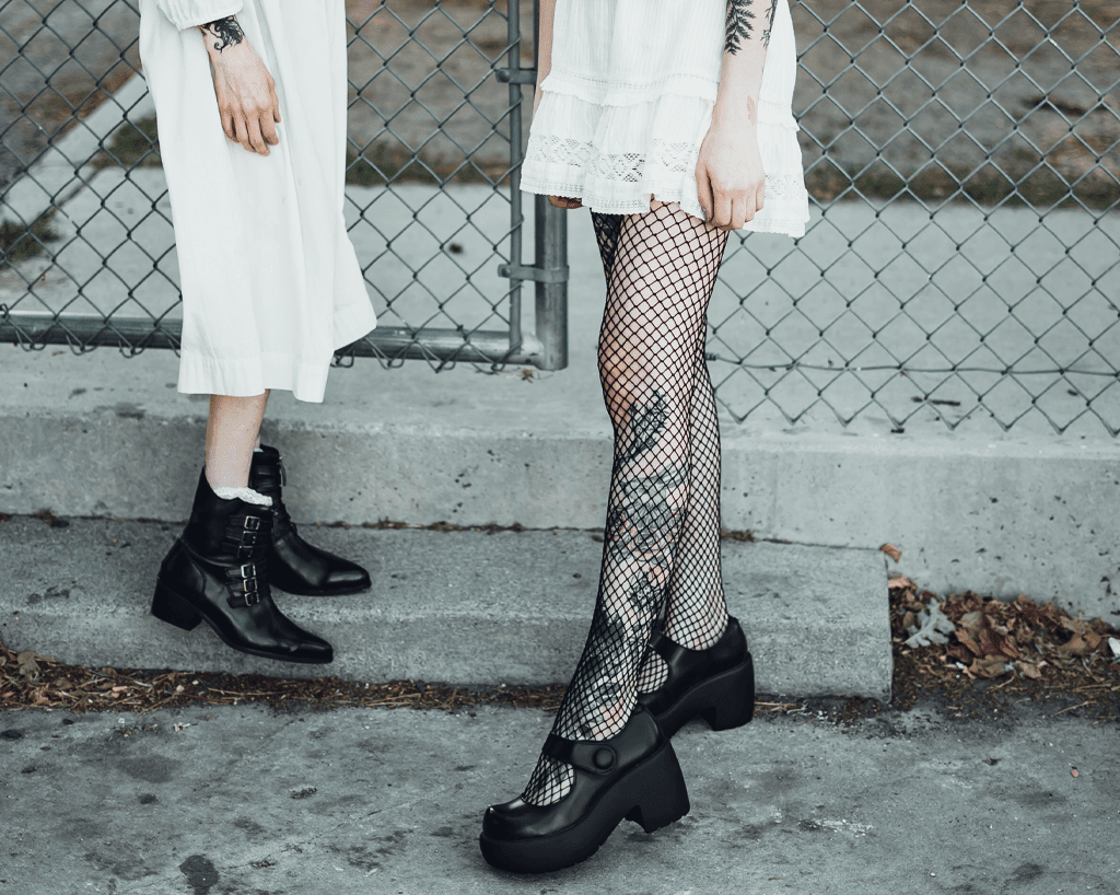 T2301L Black Victorian Anarchic 6-Buckle Pointed Boot