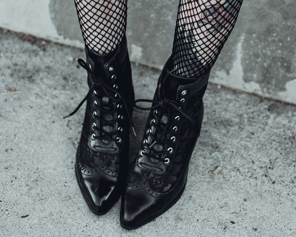 black-victorian-anarchic-