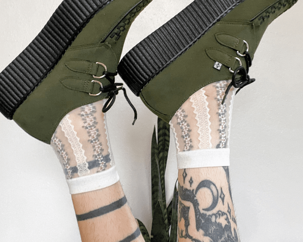 TSK1078 White Stripe Floral Sheer Sock TSK1078-OS
